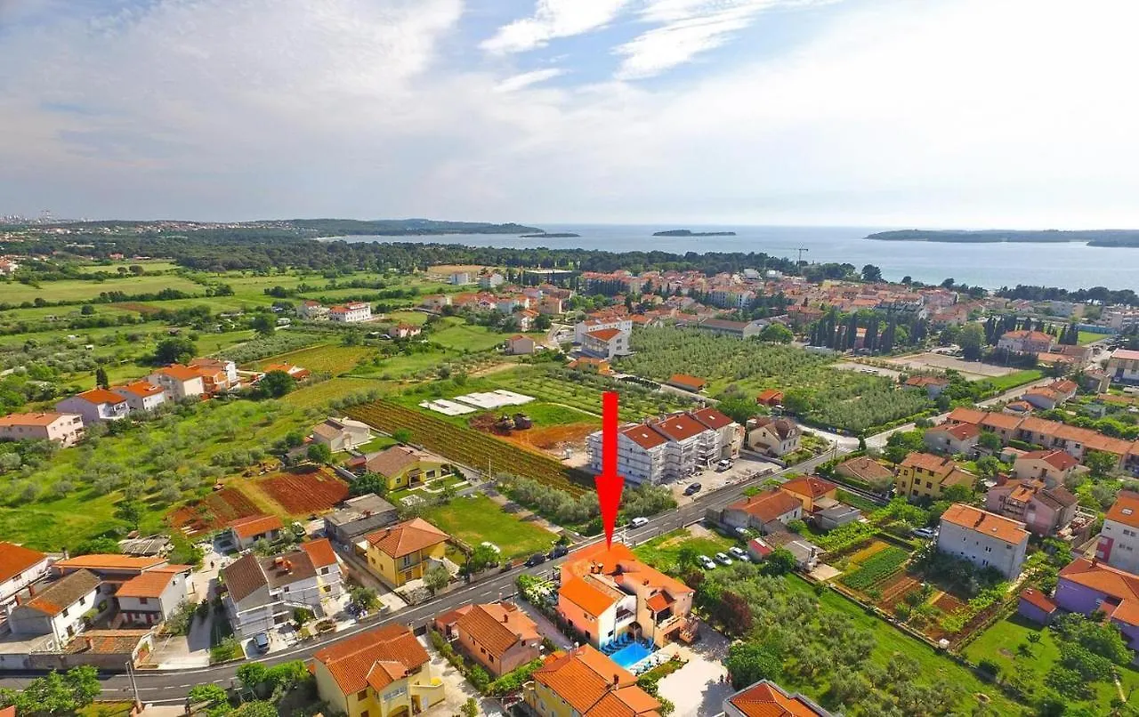 Family Friendly Apartments With A Swimming Pool Fazana - 19596