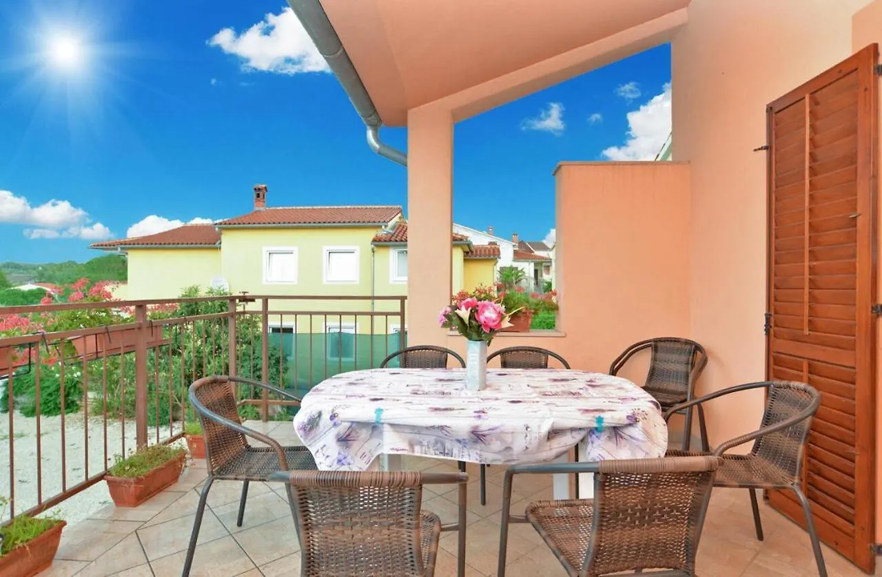 Family Friendly Apartments With A Swimming Pool Fazana - 19596 0*,