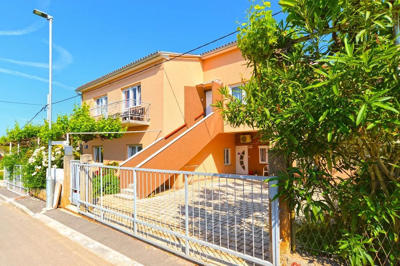 Family Friendly Apartments With A Swimming Pool Fazana - 19596