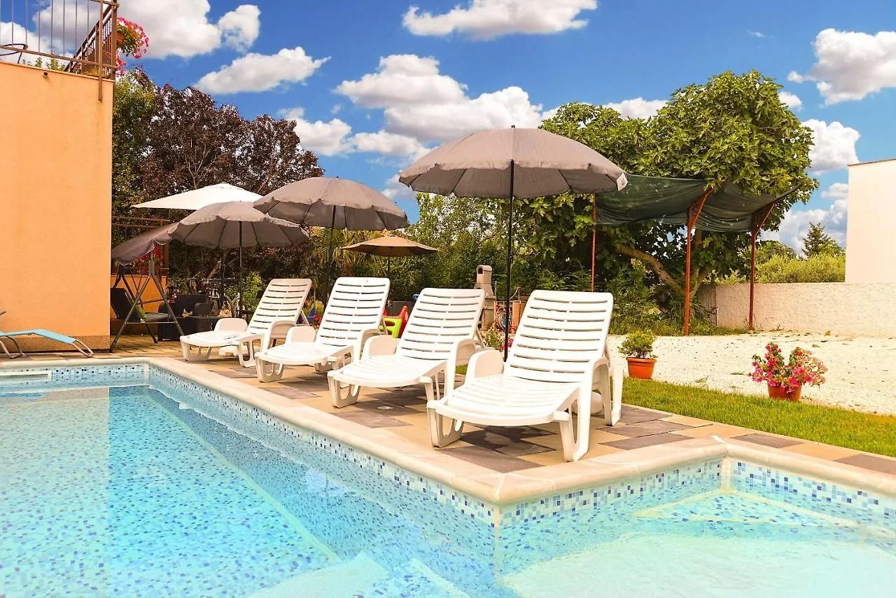 Family Friendly Apartments With A Swimming Pool Fazana - 19596 0*,  Croatia