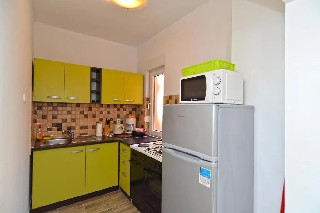 Family Friendly Apartments With A Swimming Pool Fazana - 19596