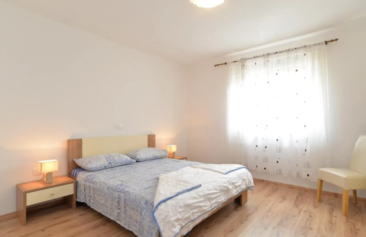Family Friendly Apartments With A Swimming Pool Fazana - 19596 0*,  Croatia