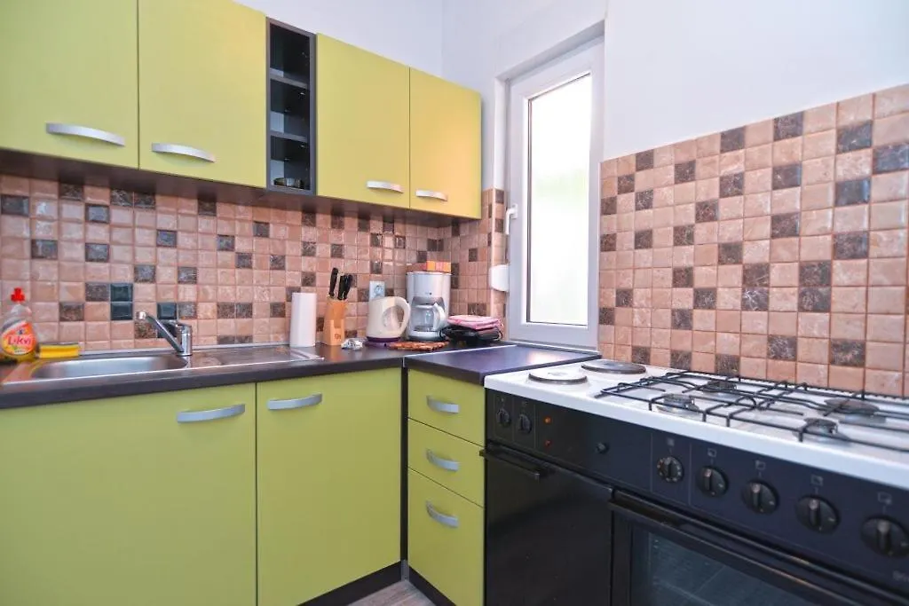 Family Friendly Apartments With A Swimming Pool Fazana - 19596