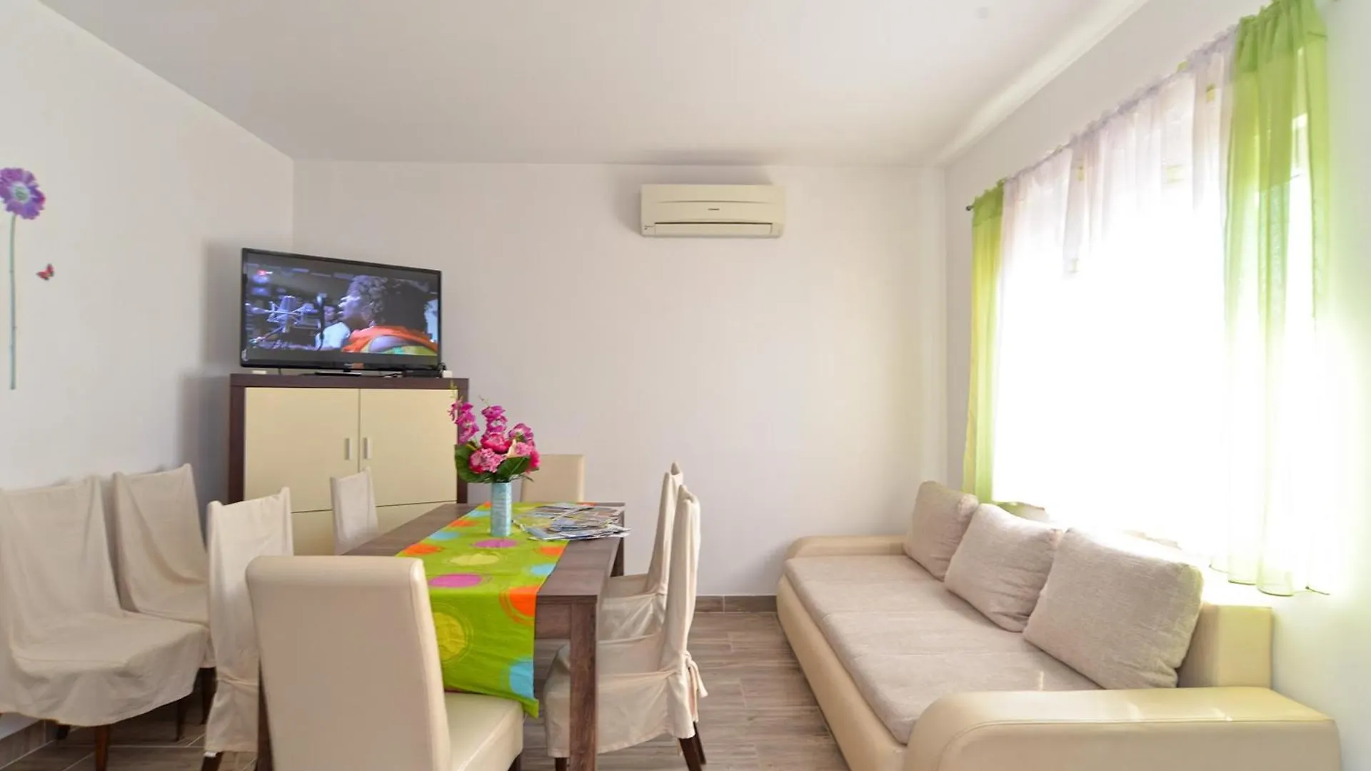 Family Friendly Apartments With A Swimming Pool Fazana - 19596