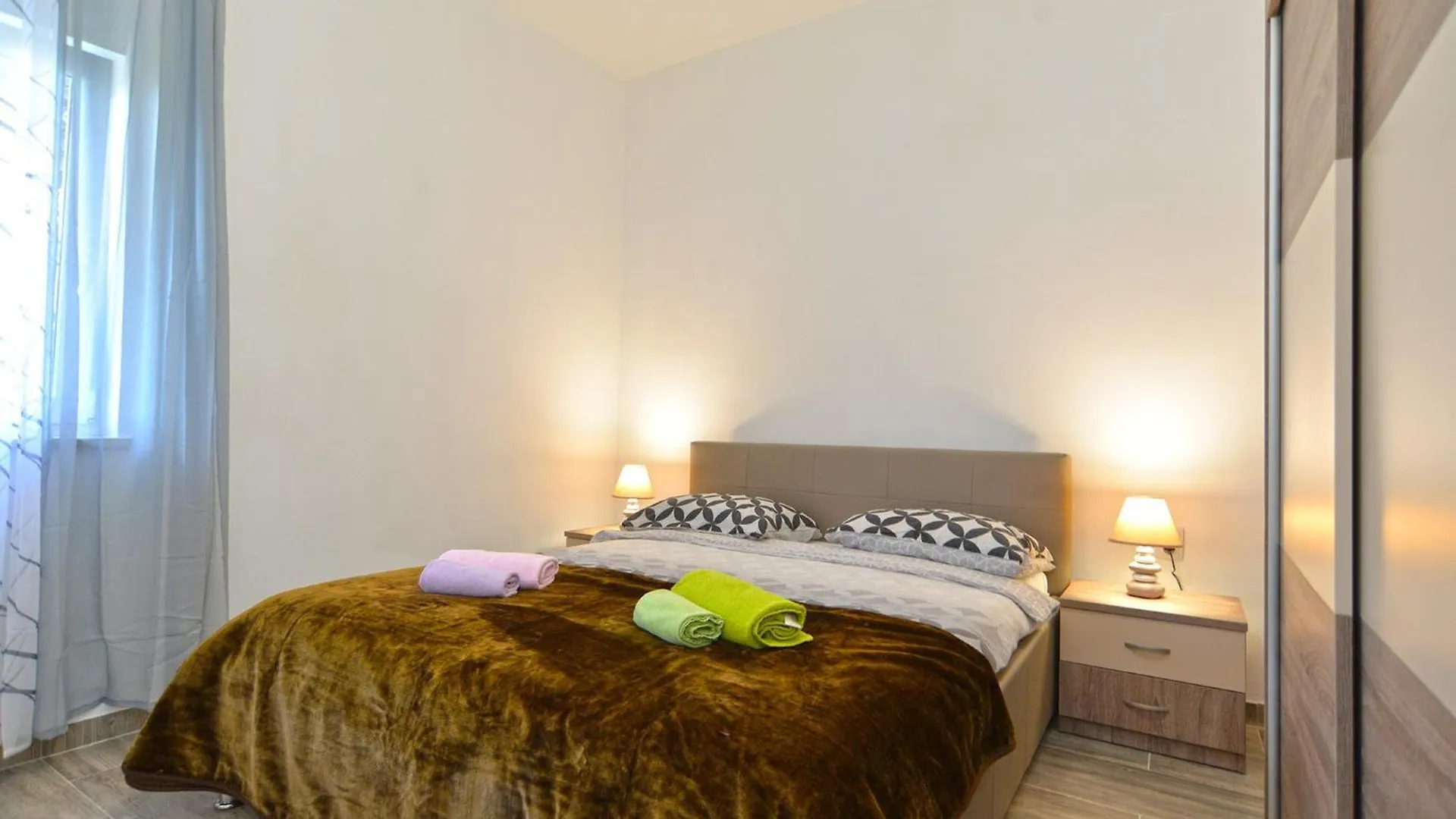 Family Friendly Apartments With A Swimming Pool Fazana - 19596